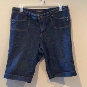 Used woman shorts size 16 , blue jeans